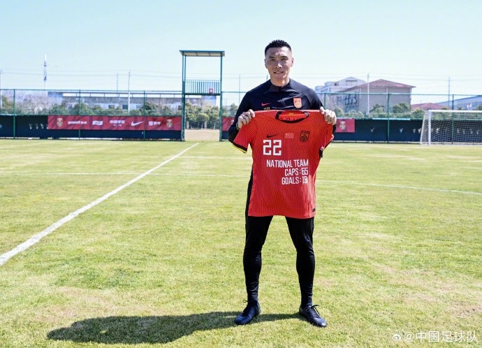 向退役的前國(guó)家隊(duì)球員于大寶表達(dá)感謝、送上祝福