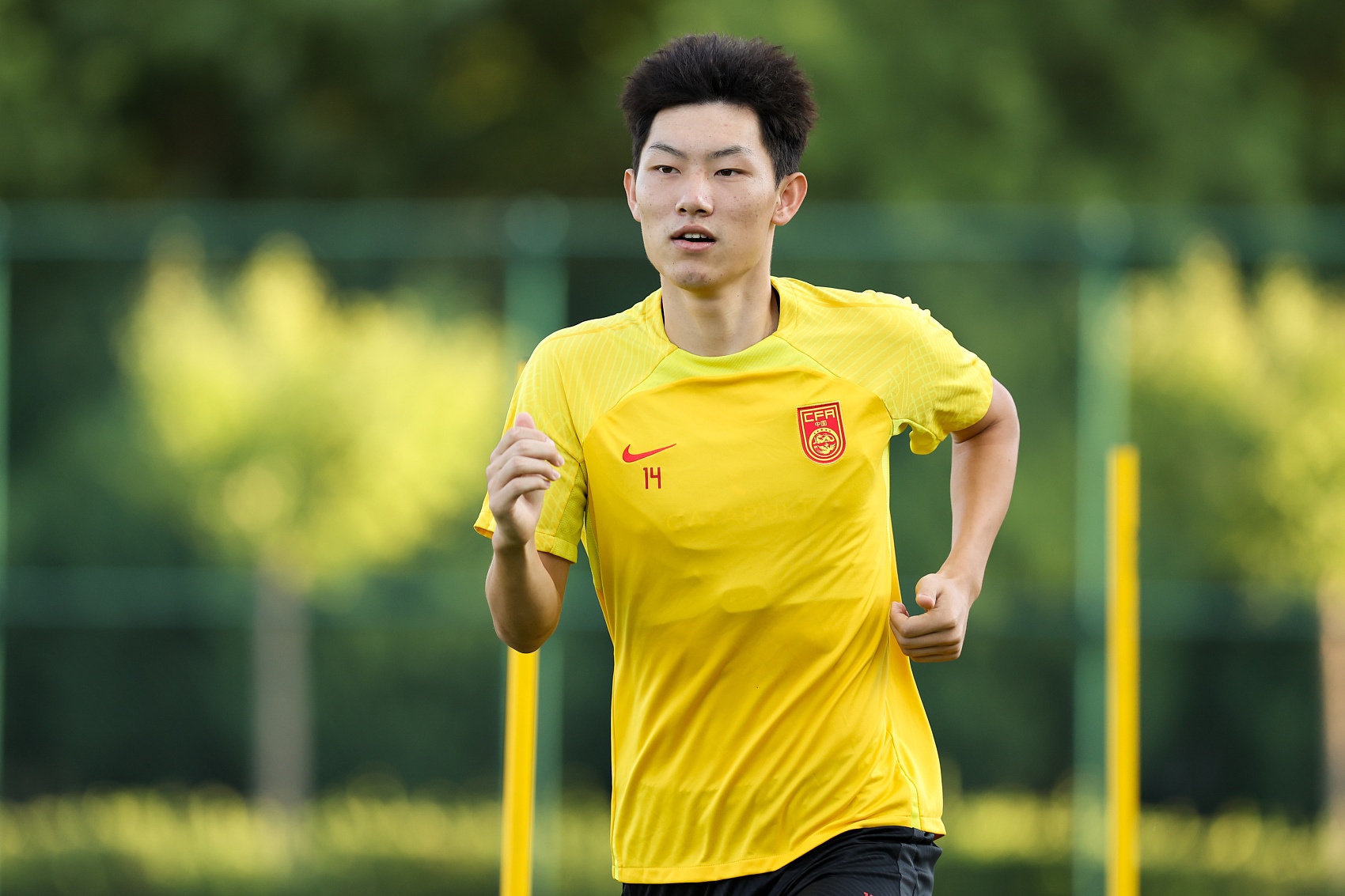 魯媒：泰山隊抵達梅州五外援齊整，四名國腳可出戰(zhàn)史松宸隨隊